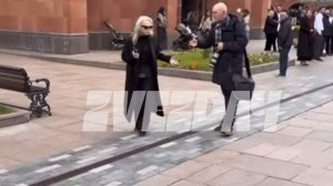 Какой кошмар 🫣 Лариса Долина чуть не упала на землю