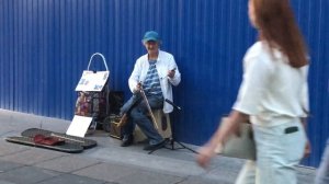 Что там скрипка! Извлечение мелодии на пиле (или из пилы?)… Кажется, на/в Камергерском