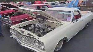 Автомобильное шоу "Ducktail Run" 2025