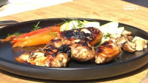 Готовим с Дикраном. Куриные крылышки на гриле и маринованные кабачки