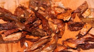 Маслята, тушеные с картофелем