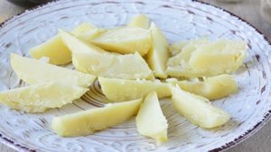 Картофельный салат с анчоусами