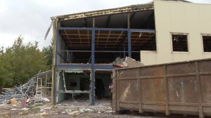 До 1 октября демонтаж хостела на Волковском шоссе должен быть завершен