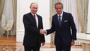 Гросси заявил о безальтернативности поддержания контактов с Путиным