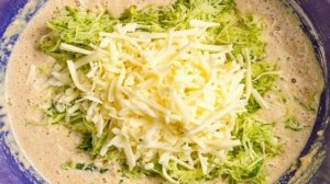 Кабачковые кексы с луком и беконом