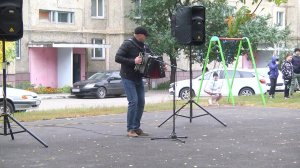 ДРУЖНАЯ СЕМЬЯ ВО ДВОРЕ