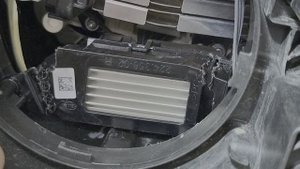 Ремонт поворотника MB GLS x-167 без разбора фары.