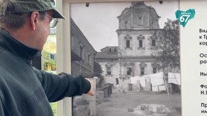 У башни Маховой открылась уличная выставка «Камни, люди, подвиг»