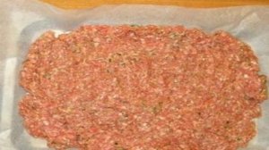 Мясной рулет с вареными яйцами