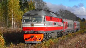 "Никуда не торопясь". ТЭП70-0519 с пригородным поездом Предтурье — Алапаевск