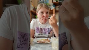 Мукбанг. Яичница с жареной грудинкой, квашеная капуста и пампушки