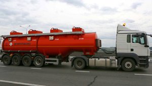 Запрет на экспорт бензина продлят до конца года