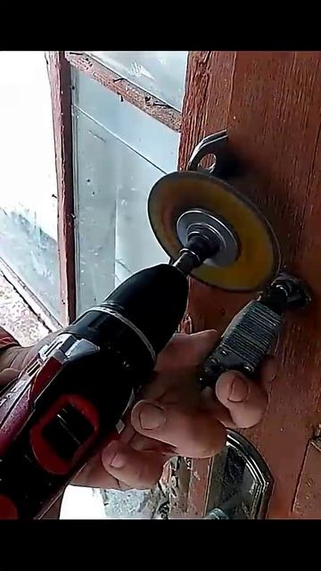 How to Open Any Door Lock Using Drill & Grinder Disc! смотреть онлайн