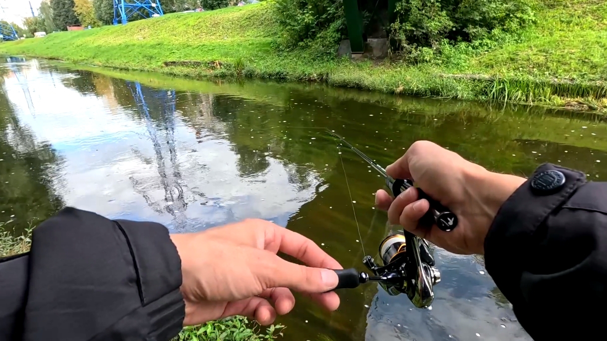 Поиски окуня на микро-речке после дождя. смотреть онлайн