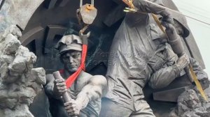 Установка памятника «Метростроителям России» на Сокольнической площади