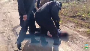Житель Башкирии задержан за кражу 300 000 рублей из машины на парковке торгового центра в Уфе
