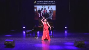 Алия Искужина: 1) "Гранада" Августин Лара 2)"Көзге моң" (Печаль осени) Муз.Р.Яхин слова М.Галиев.