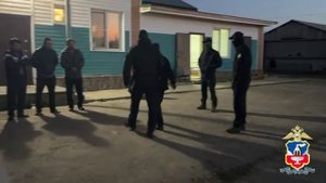 В Алтайском крае по итогам полицейского рейда за пределы России выдворены 6 мигрантов-нелегалов