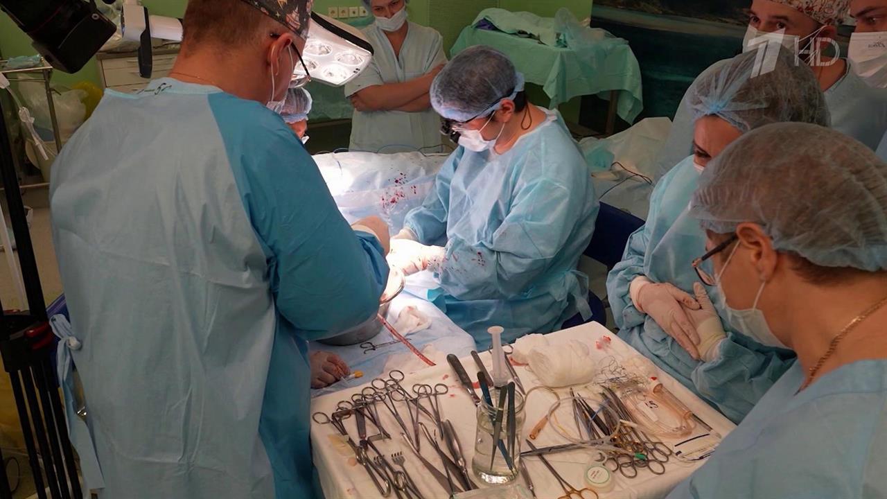 В Институте Склифосовского пациенту пересадили фрагмент руки от донора