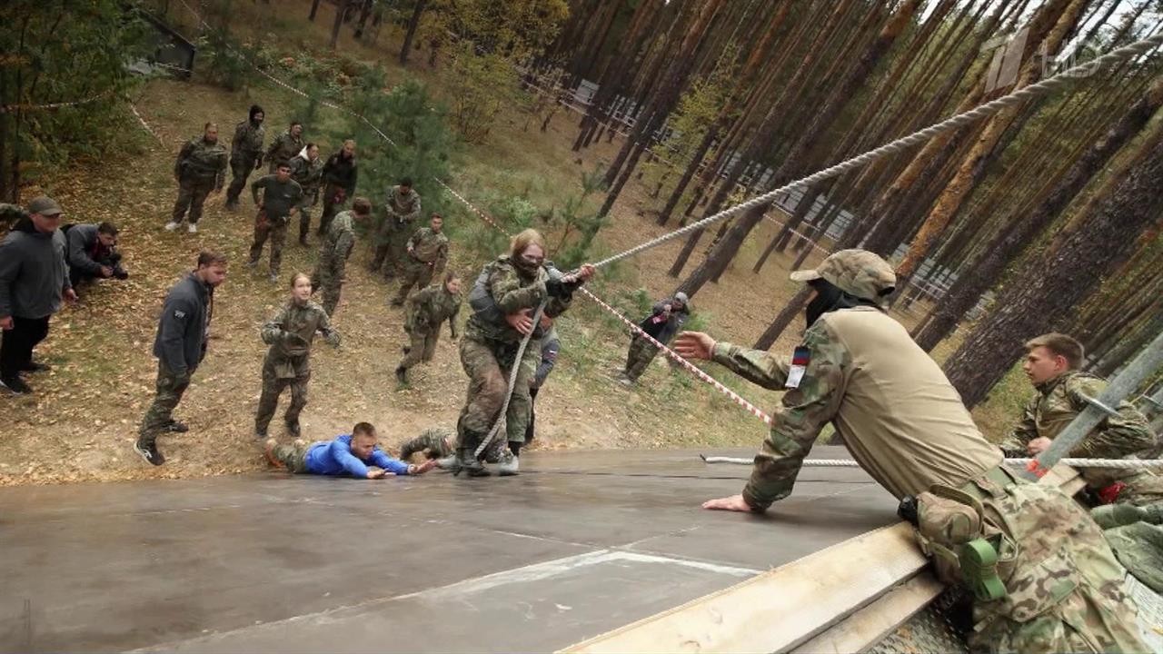 Народный фронт организовал тренировки в рамках молодежного форума "Рубеж"