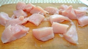 Курица на шпажках с овощами