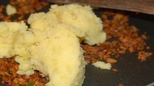 Картофельный кебаб с яйцом