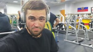 Силовая тренировка , жим лежа, 90кг на раз не пошли, свой вес 77 20250924205829