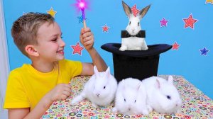 Дети показывают фокусы и создают новые игрушки! Видео от Влада и Ники!