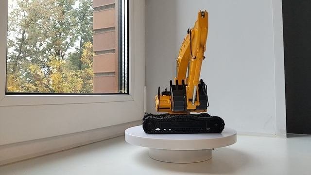 Гусеничный экскаватор JCB JS330L 1:35