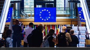 Politico сообщила о желании ЕС добиться решения по активам РФ в обход Орбана