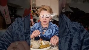 ПРИВЕТУЛИ ДЕВЧУЛИ !) ПРИЯТНОГО АППЕТИТА ВАМ !))