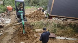 Мини-экскаватор Hightop HT10 - первые минуты работы