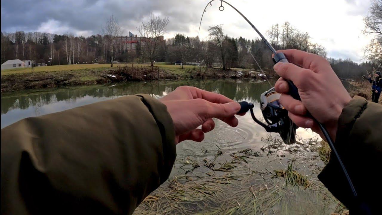 Наконец-то попали в рыбу. Мормышинг на Микро-речке. смотреть онлайн