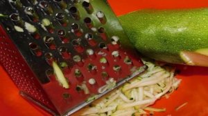 Кабачково-сырные оладьи