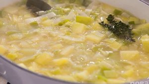 Картофельный суп с луком