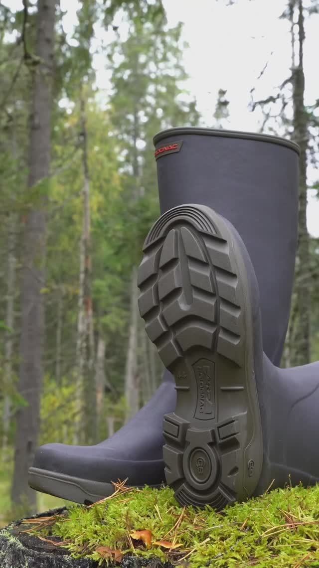 Охотничьи сапоги Solognac - предметная видеосъемка в болоте