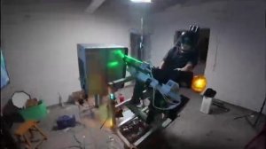 Чел собрал себе кабину самолёта с  (реактивным двигателем), и пушками 💀💀 💀 представляю каково ему