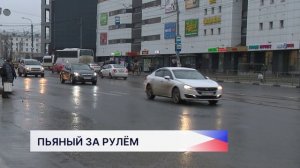 Автомобиль с людьми улетел с моста