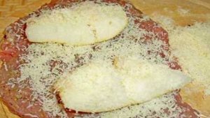 Мясной рулет с грушей