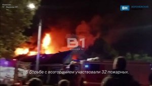 Ночной пожар в воронежском автосервисе попал на камеры очевидцев