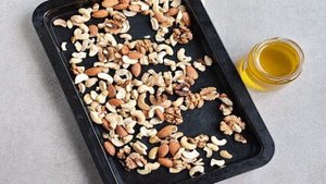 Мед с орехами