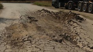 В Ленинском районе провалилась дорога. «Законность» с Диной Батуровой