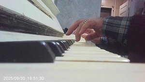 Пианино: Низходящие триоли с гармонической подзвучкой