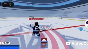 Играю в хоккей маднес в Roblox