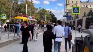 Москва 2025: подборка самых красивых девушек на стильных улицах столицы! 😍🌆