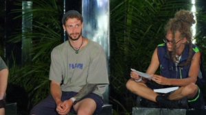 Тони читает письмо от бабушки😍 Выживалити