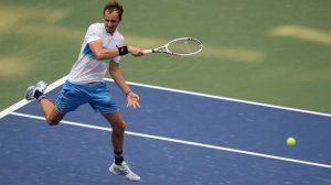 У теннисиста Медведева произошел непростой разговор с судьей на турнире в Пекине