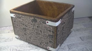 Декорируем картонные коробки  салфетками и сеткой, креативные идеи.