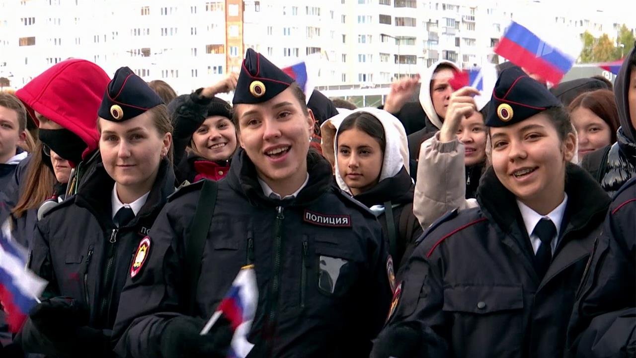 По всей стране отмечают День воссоединения с РФ республик Донбасса, Запорожской и Херсонской обл.