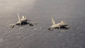 Spiegel: самолет бундесвера обстреляли неизвестные с помощью пиротехники